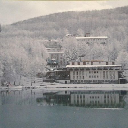 Hotel Cristallo سيريتو لاغي المظهر الخارجي الصورة