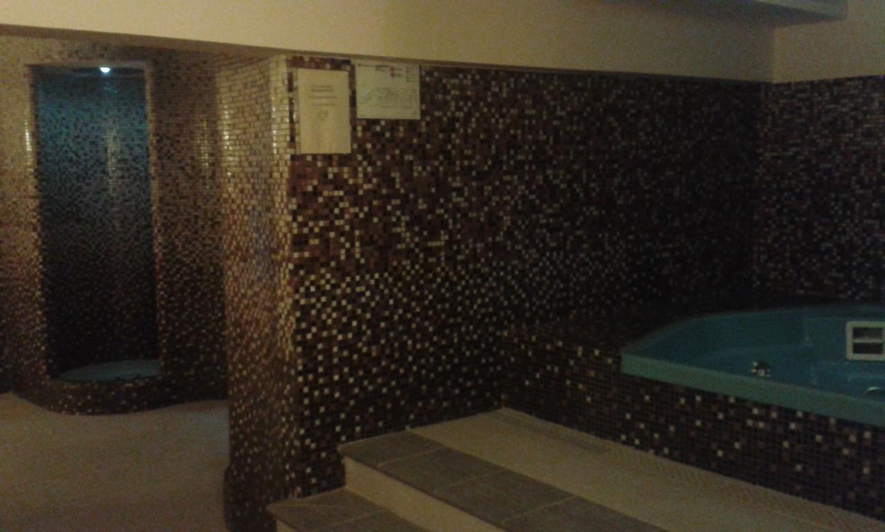 Hotel Cristallo سيريتو لاغي المظهر الخارجي الصورة