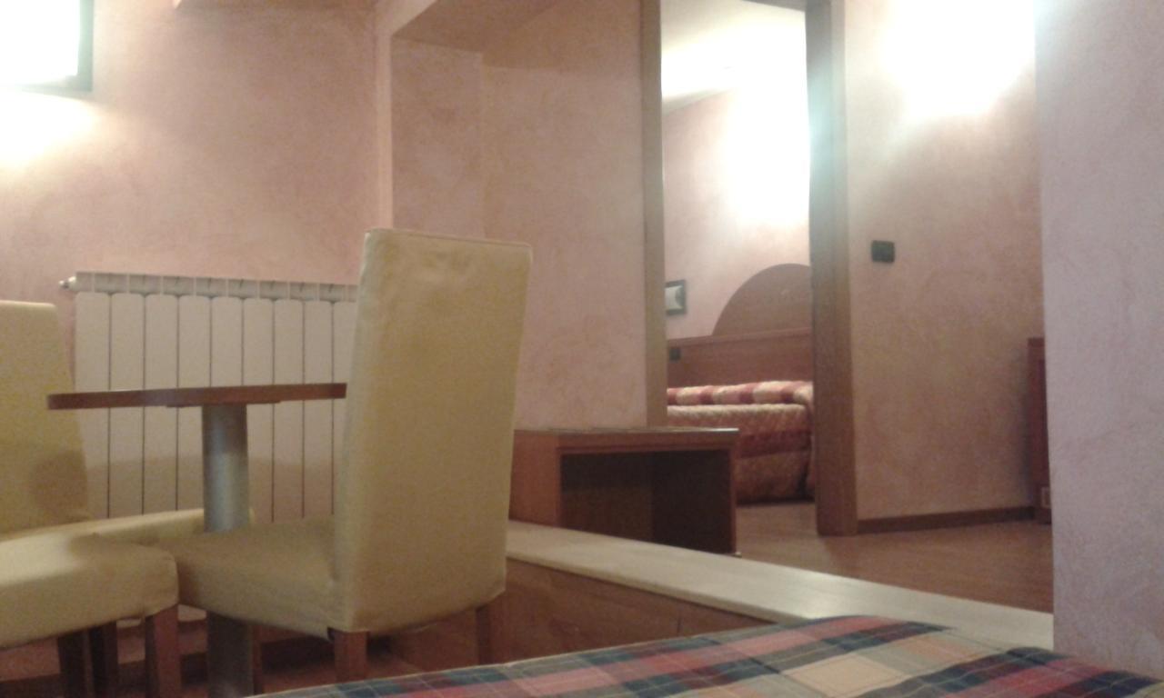 Hotel Cristallo سيريتو لاغي المظهر الخارجي الصورة